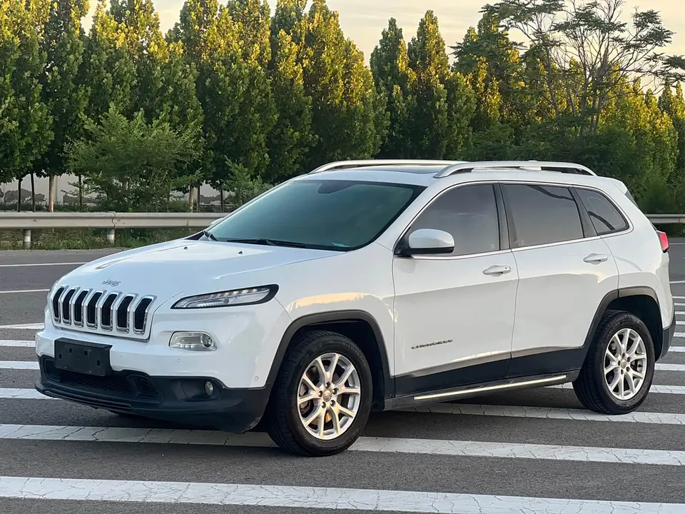 Jeep Cherokee 2016 из Китая