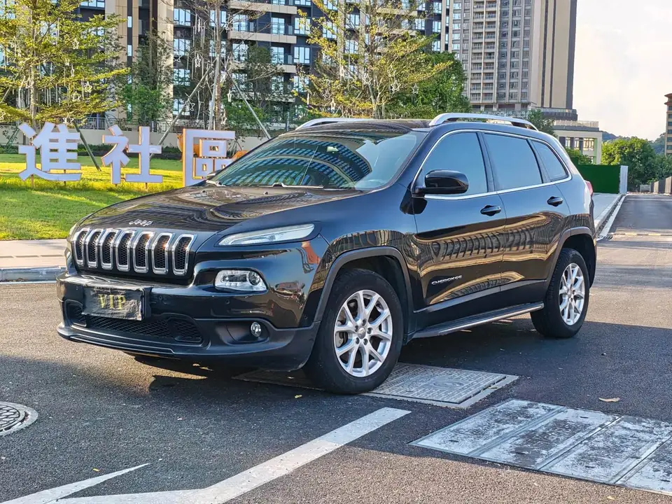 Jeep Cherokee 2016 из Китая
