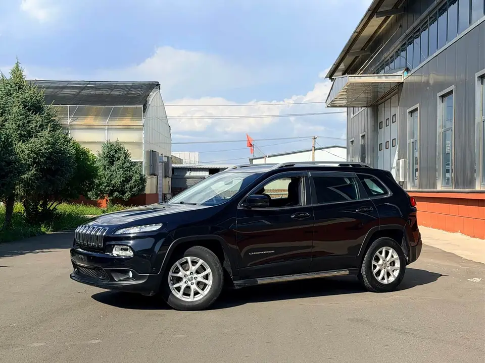 Jeep Cherokee 2017 из Китая