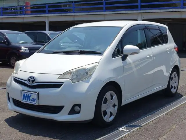 Toyota Ractis 2011 из Японии