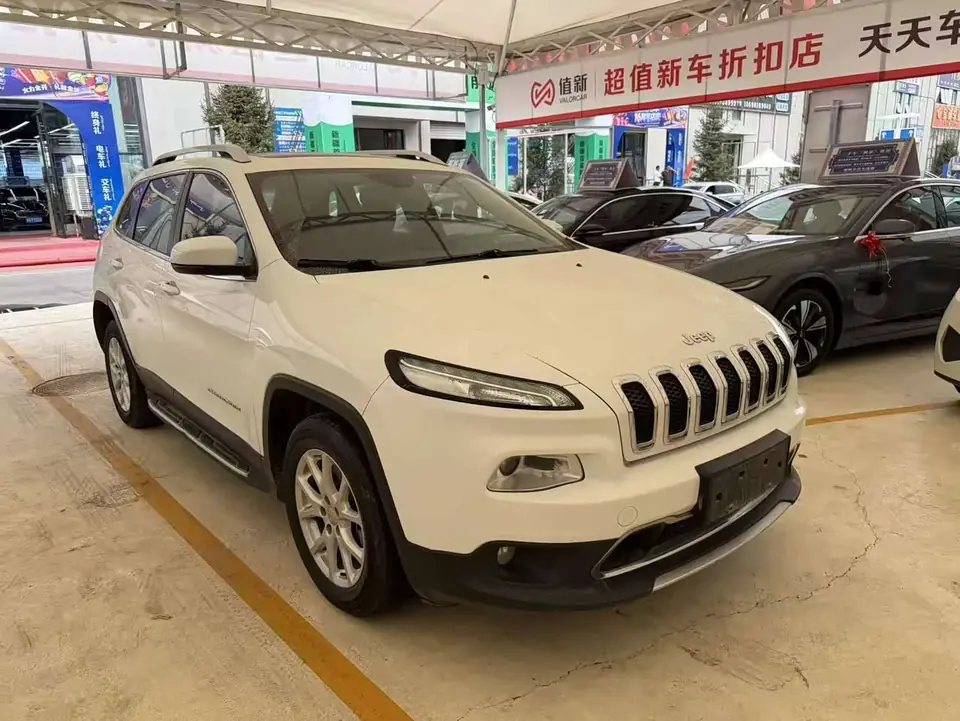 Jeep Cherokee 2018 из Китая