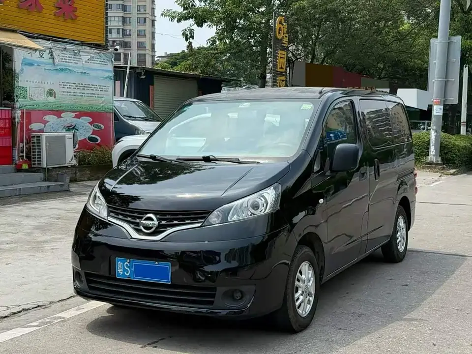 Nissan NV200 2012 из Китая