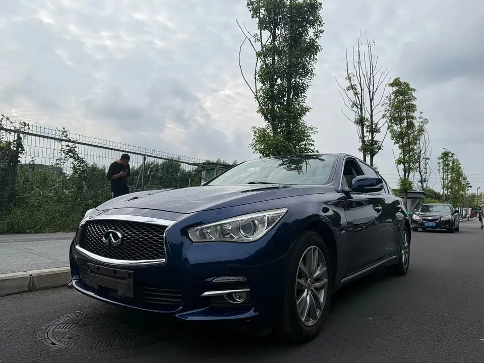 Infiniti Q50L 2016 из Китая