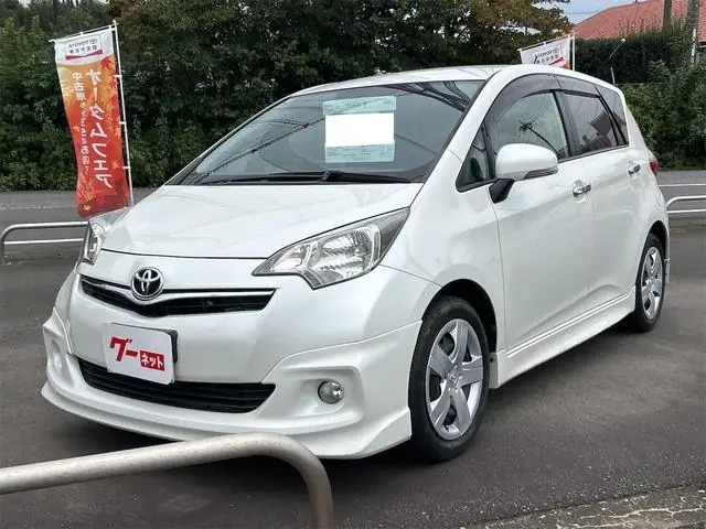 Toyota Ractis 2012 из Японии