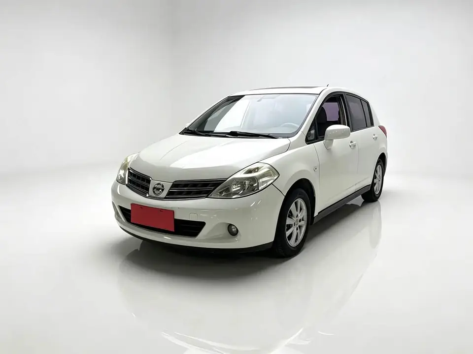 Nissan TIIDA 2010 из Китая