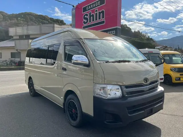 Toyota Hiace Commuter 2012 из Японии