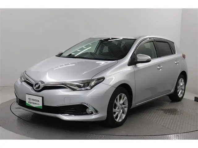 Toyota Auris 2015 из Японии