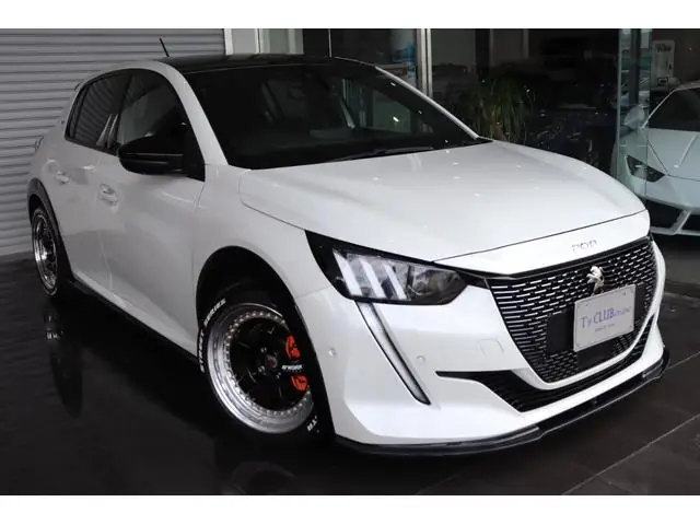 Peugeot 208 2022 из Японии