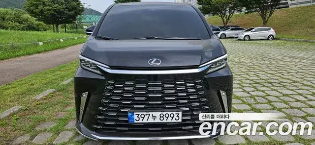 Lexus LM 2026 из Кореи
