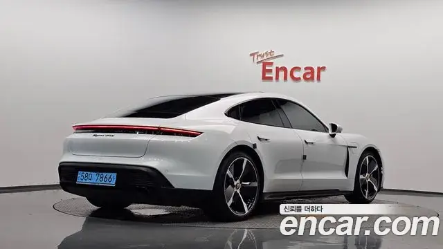 Porsche Taycan 2023 из Кореи