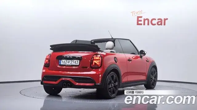 MINI Cooper Convertible 2023 из Кореи