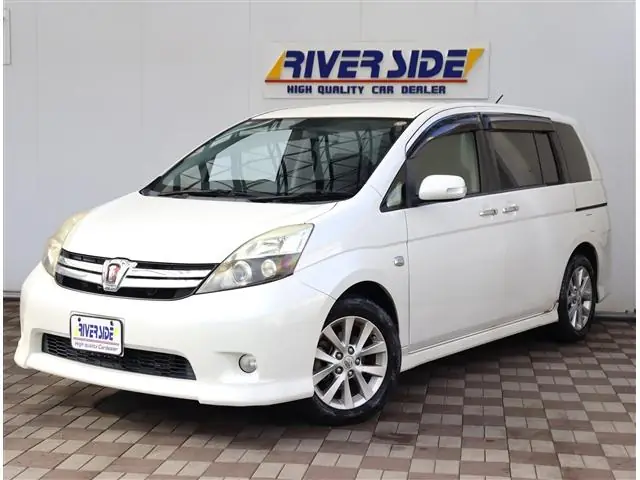 Toyota Isis 2012 из Японии