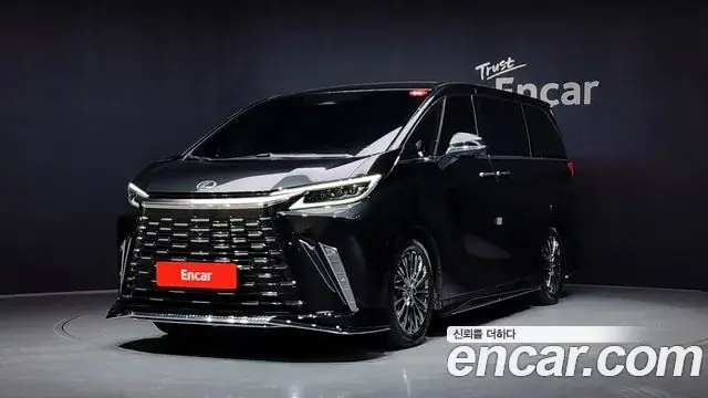 Lexus LM 2024 из Кореи
