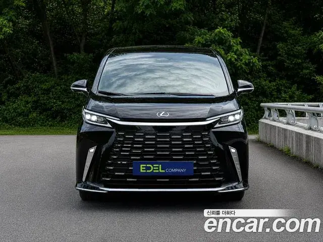 Lexus LM 2024 из Кореи
