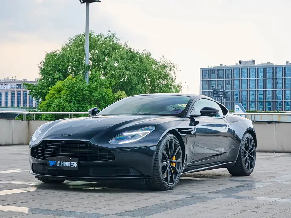 Aston Martin DB11 2021 из Китая