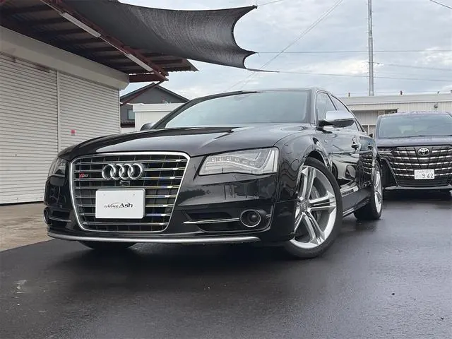 Audi S8 2012 из Японии
