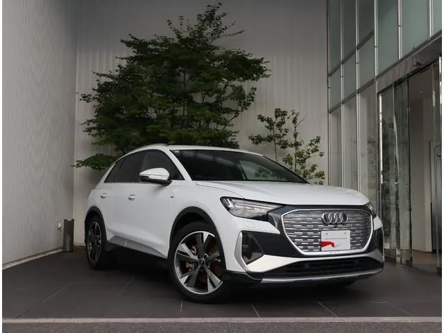 Audi Q4 E-tron 2023 из Японии