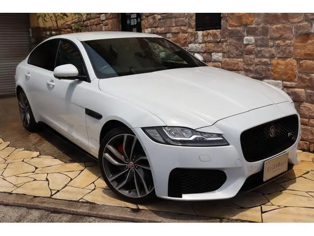 Jaguar XF 2018 из Японии