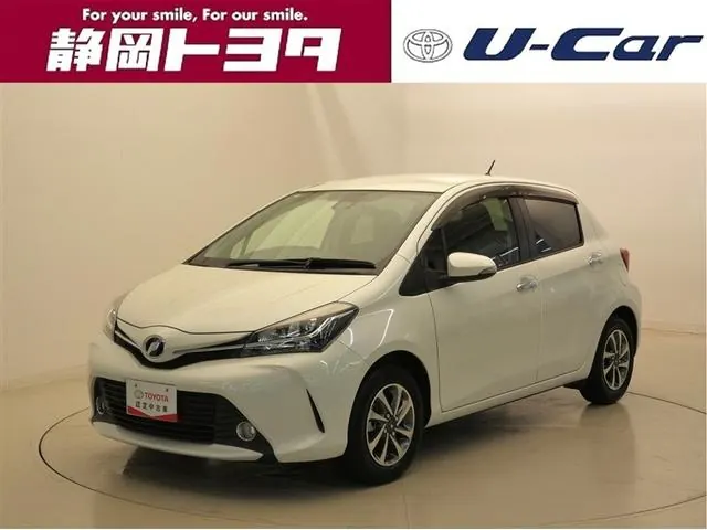 Toyota Vitz 2016 из Японии