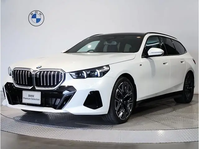 BMW 5 Series Touring 2024 из Японии