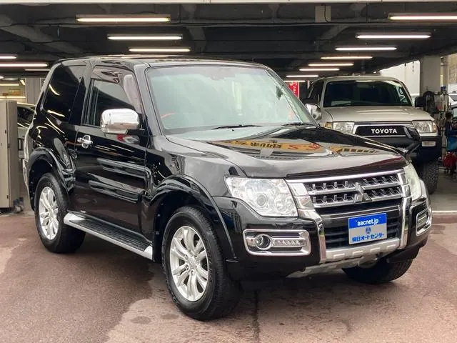 Mitsubishi Pajero 2016 из Японии