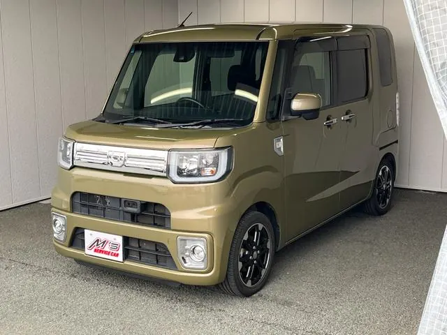 Daihatsu Wake 2017 из Японии