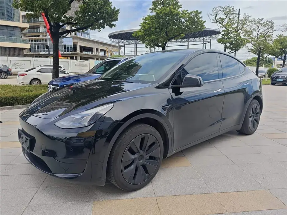 Tesla Model Y 2024 из Китая