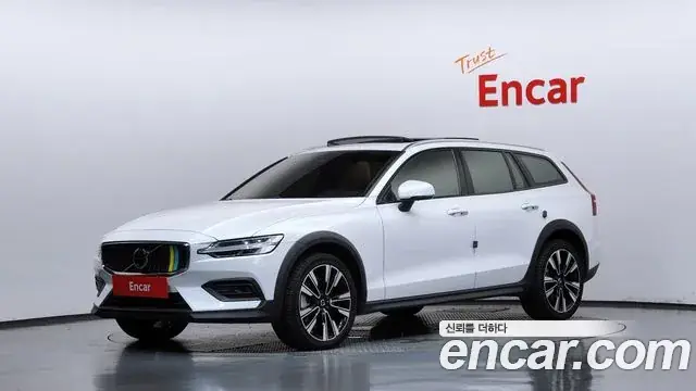 Volvo V60 2023 из Кореи