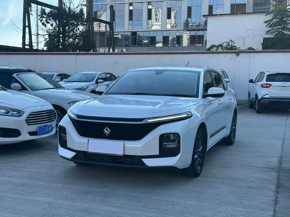 Baojun RC-5 2021 из Китая