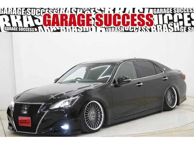 Toyota Crown Athlete 2017 из Японии