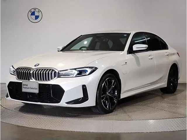 BMW 3 Series Hybrid 2024 из Японии